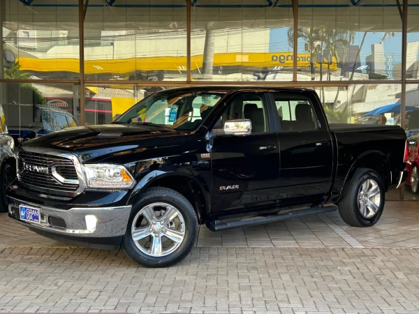 RAM CLASSIC 5.7 V8 GASOLINA LARAMIE CD 4X4 AUTOMÁTICO 2022/2022 31.983 km 273.000,00